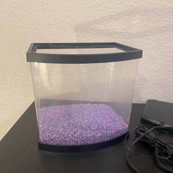 Fish tank with filter included - Picture 2 of 7